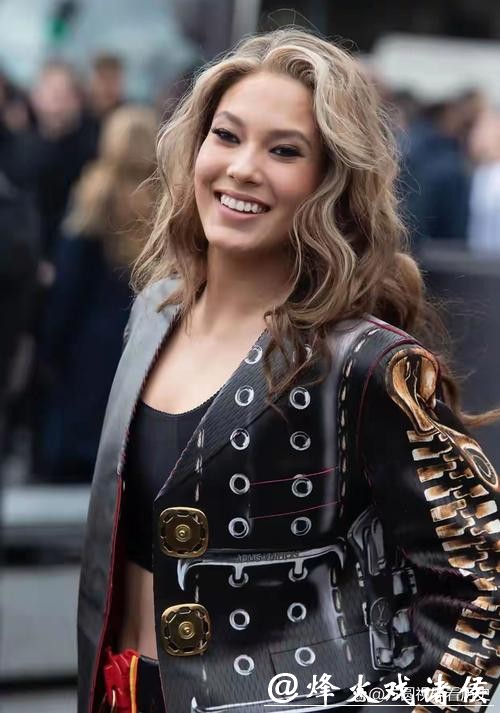 谷爱凌成熟的不像同龄人!这四年她已承受太多…… 谷爱凌成熟的不像同龄人!这四年她已承受太多……