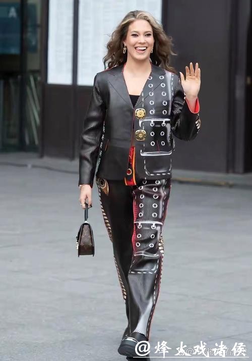 谷爱凌成熟的不像同龄人!这四年她已承受太多…… 谷爱凌成熟的不像同龄人!这四年她已承受太多……