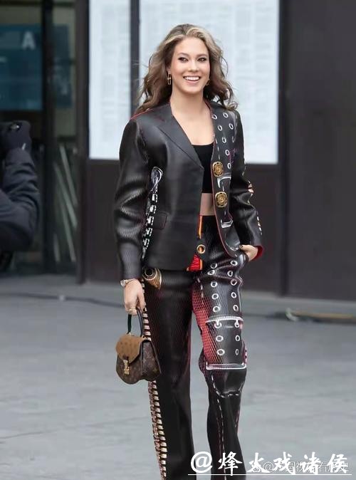 谷爱凌成熟的不像同龄人!这四年她已承受太多…… 谷爱凌成熟的不像同龄人!这四年她已承受太多……