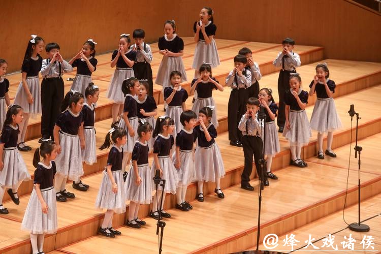 亲子同台合唱，东艺童声合唱团演绎多元文化